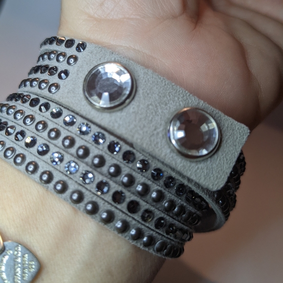 Swarovski wrap around bracelet - Picture 3 of 8